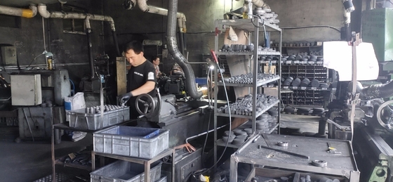 Διαφορετικά σχήματα Σχήμα γραφίτη για συνεχή χύτευση Brass Bar με βάση το σχέδιο σας