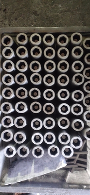 1.85g/cm3 Εσωτερικά επικαλυμμένα στρογγυλά εργαλεία εξάγωνου γραφίτη για συνεχείς χύτευσης χαλκού από άνθρακα