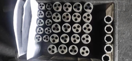 Προσαρμοσμένο Graphite Mold για συνεχή χύτευση χαλκού που κατασκευάζεται σύμφωνα με τις προδιαγραφές σας