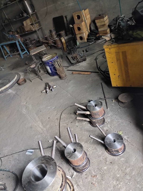 Προσαρμοσμένο καλούπι από γραφίτη για χύτευση χαλκού/ χαλκού Στρογγυλό εξαγωνικό σχήμα Πλήρης πυκνότητα 1.85